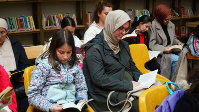 Öğrenciler aileleriyle kitap okudu
