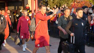 Galatasaray, Samsun'da çiçeklerle karşılandı
