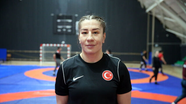 Yasemin Adar'dan gümüş madalya!