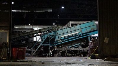 Çöp ayrıştırma makinesine sıkışan işçi öldü