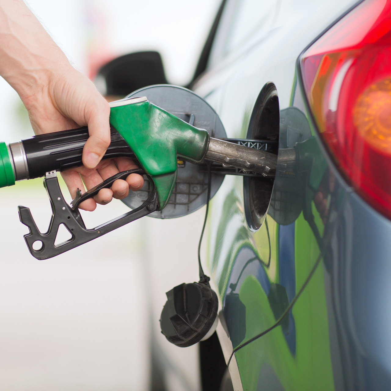 Benzine bir indirim daha