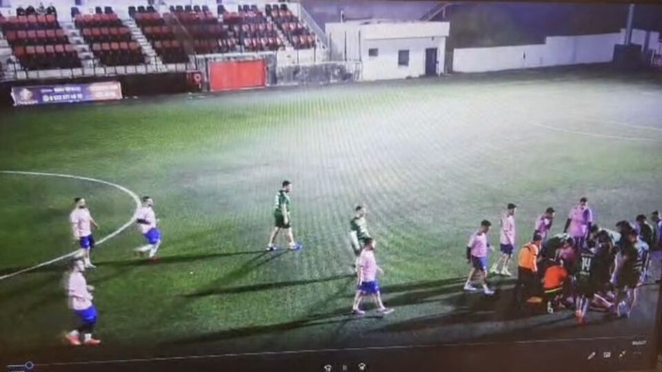 Heyecanla halı sahaya gitti... Kahreden maç!