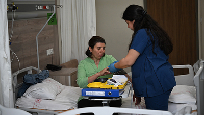 Parkinson hastası Akyüz, beyin pili ameliyatının ardından yeniden ayağa kalktı