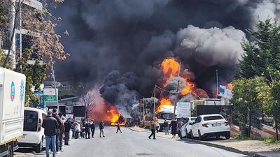 İstanbul'da kimya deposunda yangın!