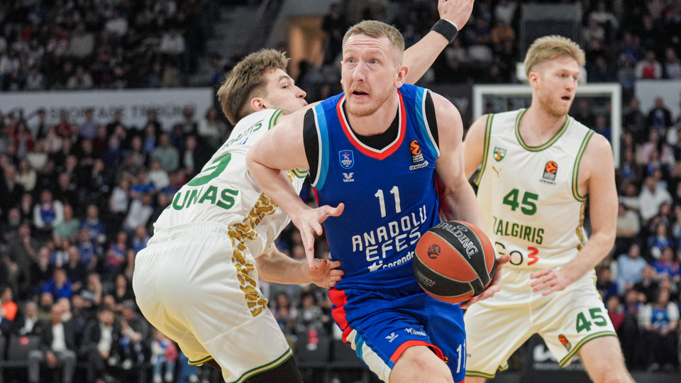 Anadolu Efes play-off biletini aldı!