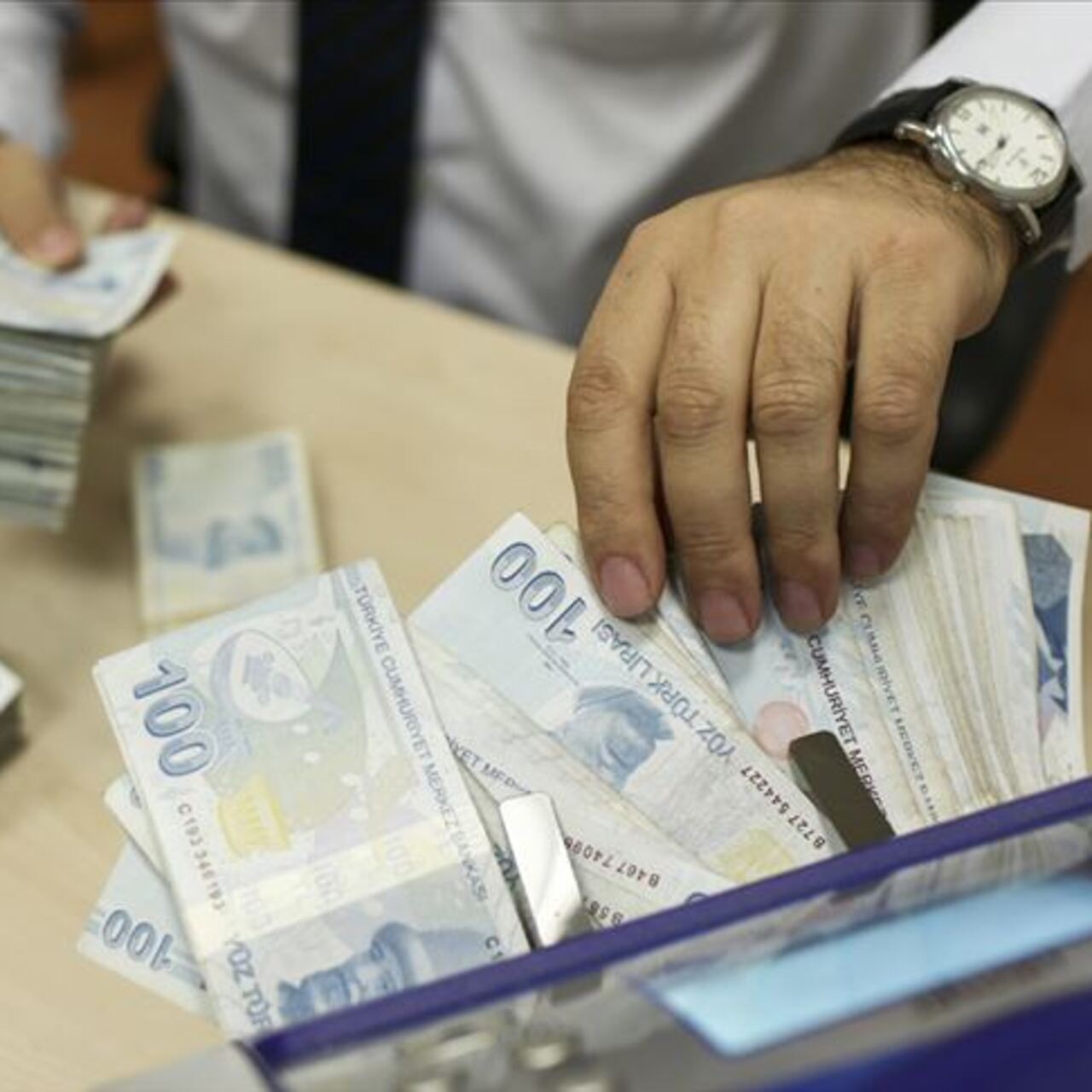 Evde bakım maaşı nisan ödemeleri yattı mı?