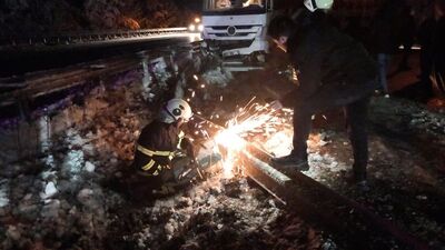 Otobüsle TIR çarpıştı: 4 yaralı