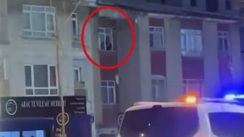 Polislere silah doğrulttu, bacağından vurularak etkisiz hale getirildi