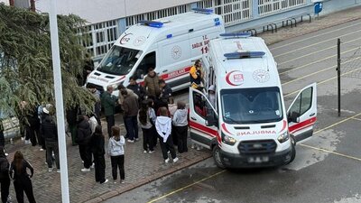 Sakarya'da 11 kişi gıda zehirlenmesi geçirdi