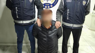 Kırmızı bültenle aranan göçmen kaçakçısı yakalandı