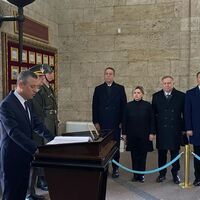 Son dakika: CHP'den Anıtkabir'e ziyaret | Son dakika haberleri thumbnail