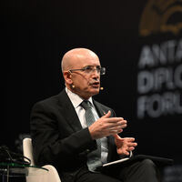 Bakan Şimşek: Enflasyon düşüyor