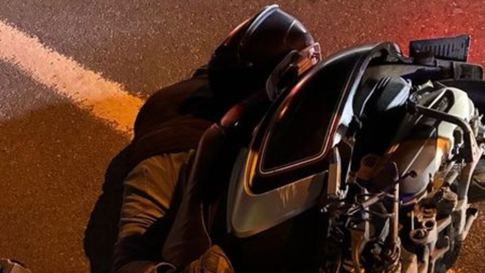 Motosikletliye çarpıp kaçtı