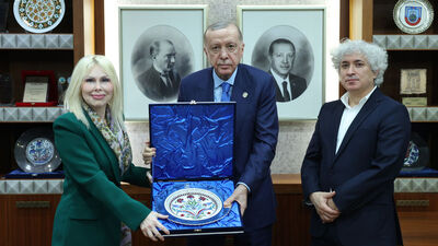 Akdeniz Üniversitesini ziyaret etti