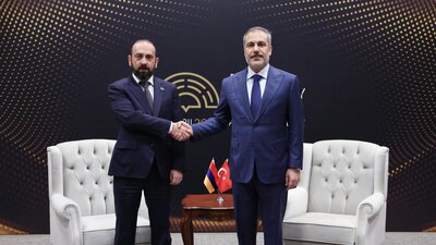 Bakan Fidan Ermenistan Dışişleri Bakanı ile görüştü