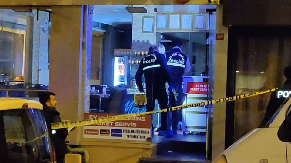Üsküdar'da 'Evimin önüne çöp attın' kavgasında bıçaklanarak yaşamını yitirdi