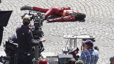 Dizi setinde kanlar içinde