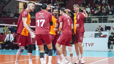 Galatasaray derbiyi set vermeden kazandı!