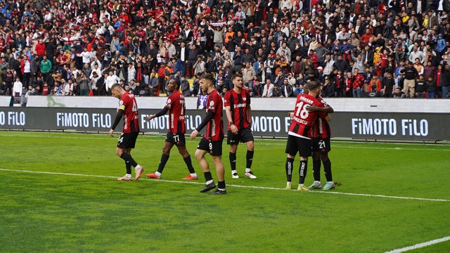 Gaziantep geriden gelerek kazandı