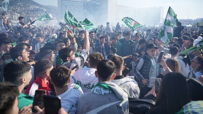 Bursasporlu taraftarların şampiyonluk coşkusu