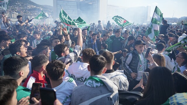 Bursasporlu taraftarların şampiyonluk coşkusu