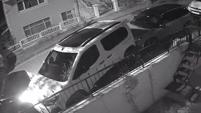 Park halindeki 8 araca çarpıp kaçtı