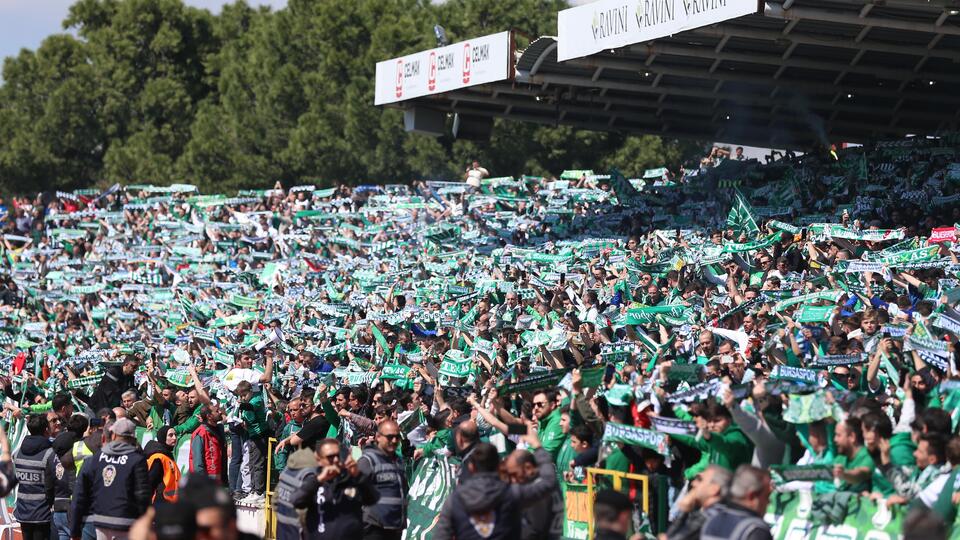 Bursaspor tribünlerinde şampiyonluk coşkusu!
