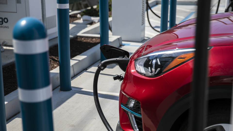 Elektrikli araçlar için 'şarj' çağrısı