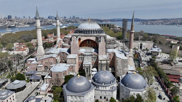 Ayasofya'nın ana kubbesinde restorasyon başlıyor