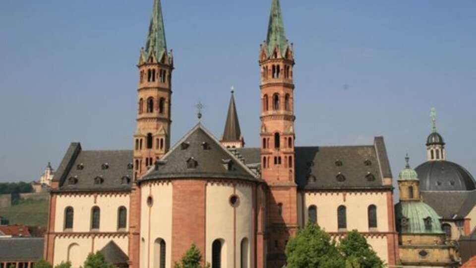 Almanya'da başpiskoposlukta istismar raporu