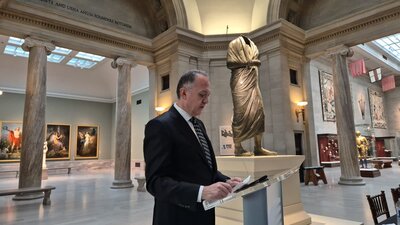 Yurt dışına kaçırılan heykel Türkiye'ye iade edildi