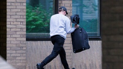 İngiliz asker orduyu dolandırdı, Türkiye'de saç ektirdi