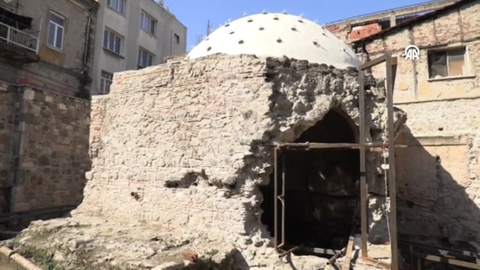 İzmir'deki tarihi hamamın restorasyonu yeniden başladı