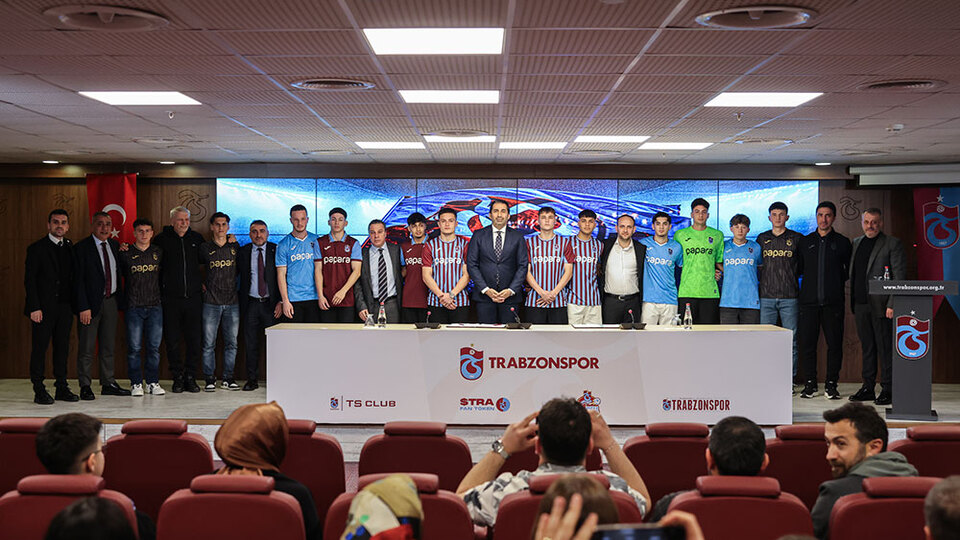 Trabzonspor'da 13 imza birden!