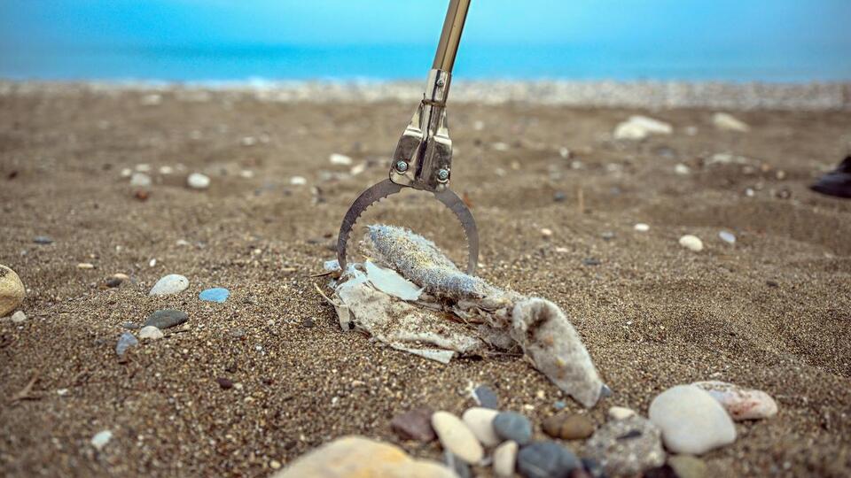 Mersin'de sahilden 580 kilogram atık çıktı