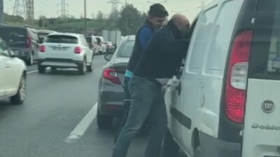 Tartıştığı sürücüye saldırdı
