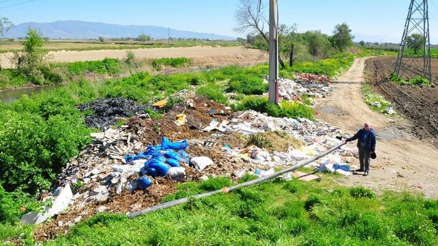 Gediz Nehri'nde önlenemeyen kirlilik!