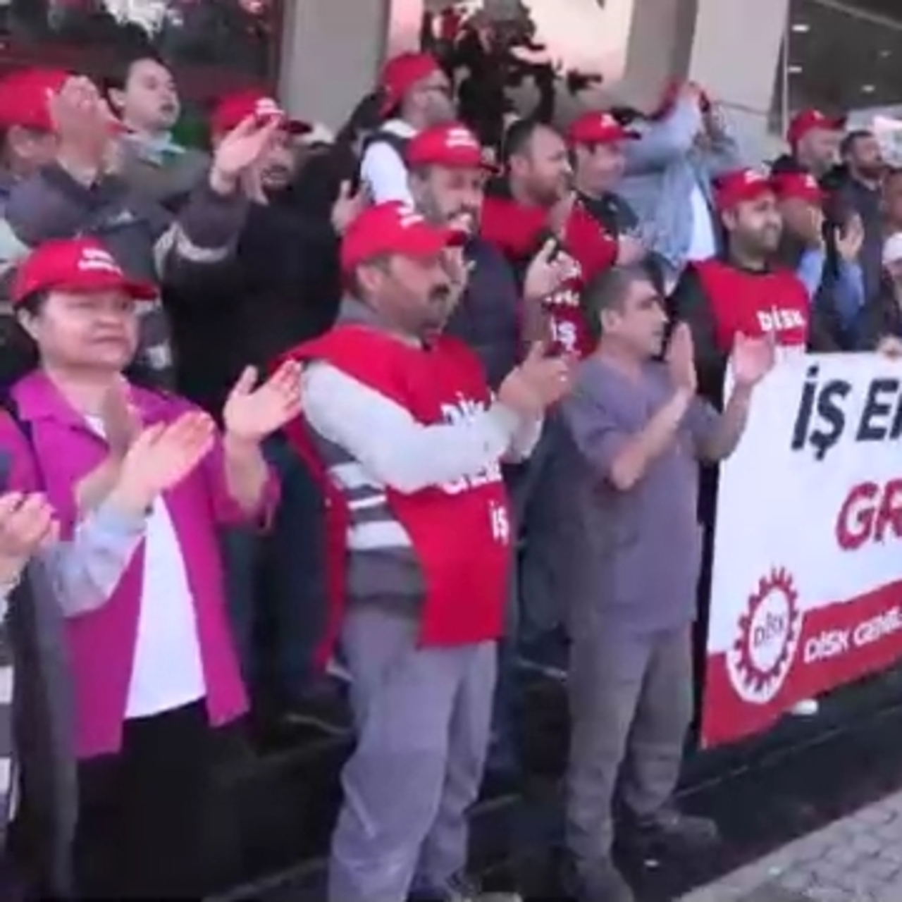Narlıdere işçilerinden sözleşme eylemi
