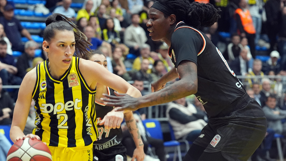 Fenerbahçe Opet seride öne geçti!