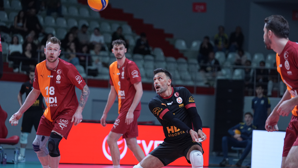 Galatasaray derbide final biletini aldı