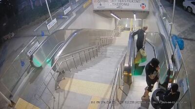 Metro istasyonuna çöp ve lastik attılar!