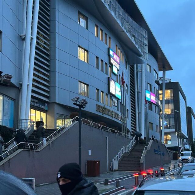 Beşiktaş Belediyesine operasyon: 12 gözaltı