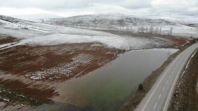 Dondan sonra eriyen karlar vurdu!