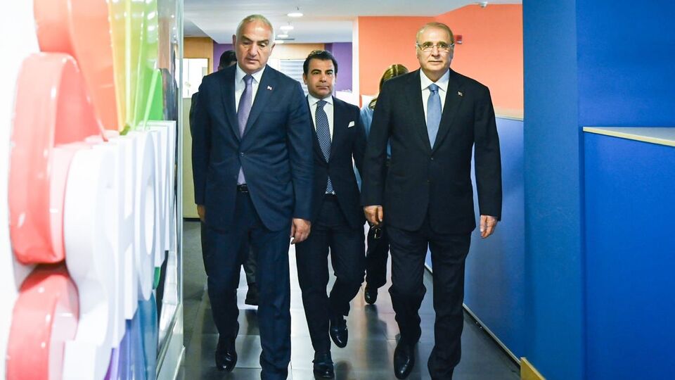 Bakan Ersoy'dan Habertürk'e ziyaret