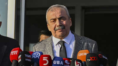 Sırrı Süreyya Önder'in yoğun bakımda tedavisi sürüyor!