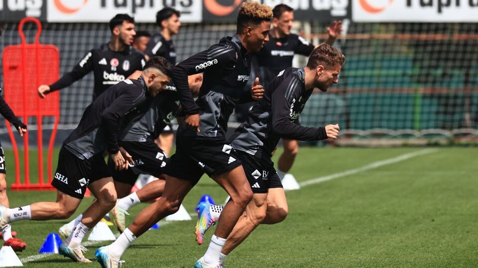 Beşiktaş'ın İzmir kafilesi açıklandı