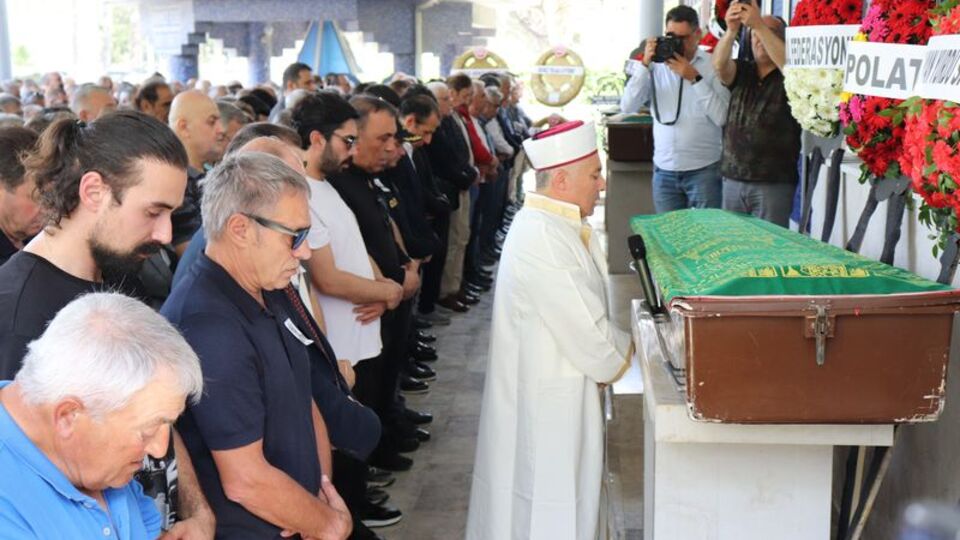 Ersun Yanal'ın babası son yolculuğuna uğurlandı