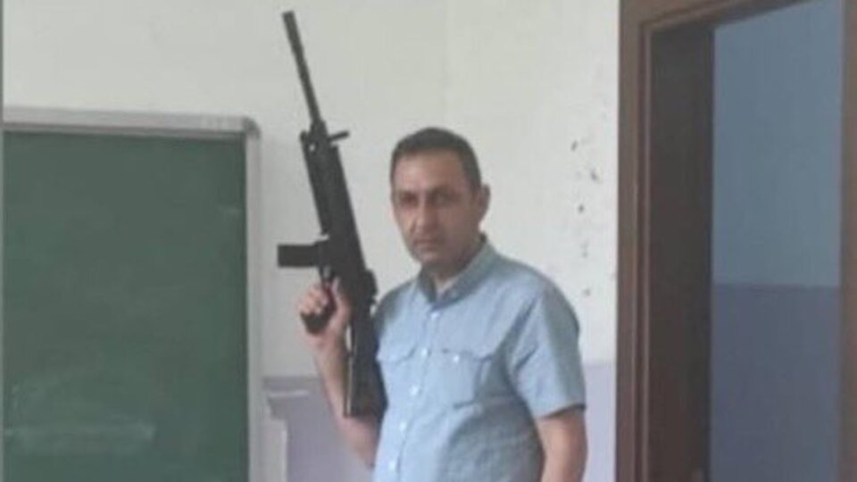 Silahlı öğretmene inceleme