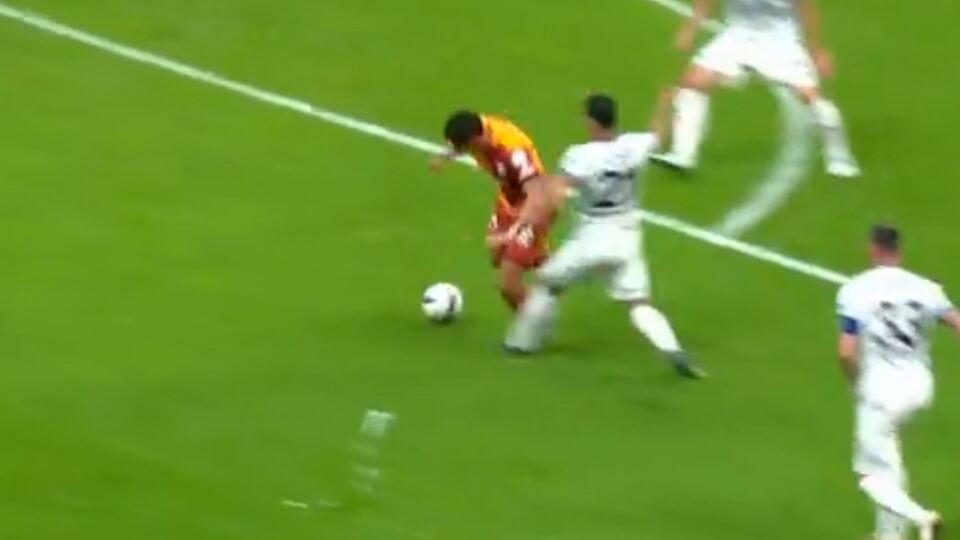 Galatasaray'ın penaltısı VAR'dan döndü!