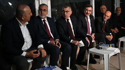 Cumhurbaşkanı Yardımcısı Yılmaz'dan Çavuşoğlu'na taziye ziyareti